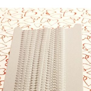 Taśma w kształcie serduszek – biała