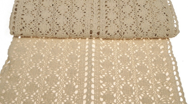 Bieżnik koronkowy - ekri