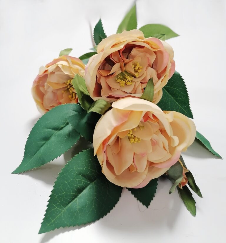 PIWONIA NA ŁODYDZE kremowa